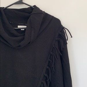BLACK FRINGE TOP